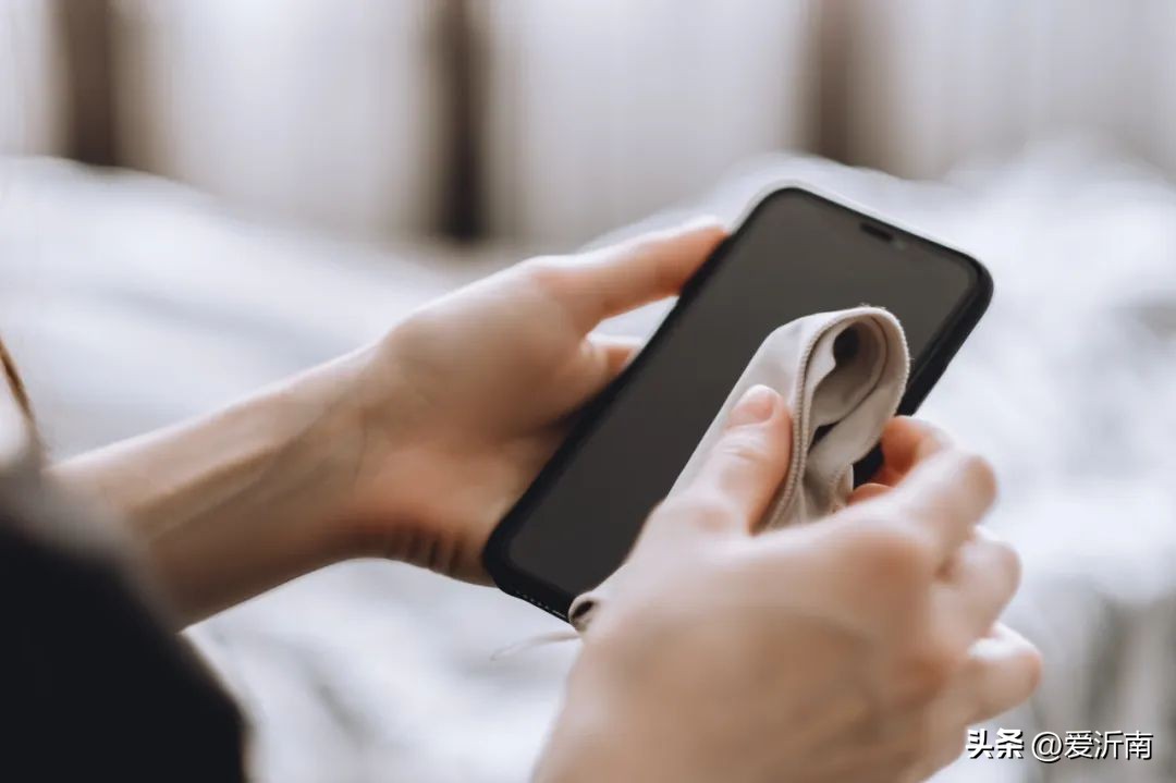 怎么正确用酒精擦屏幕,酒精擦屏幕妙招