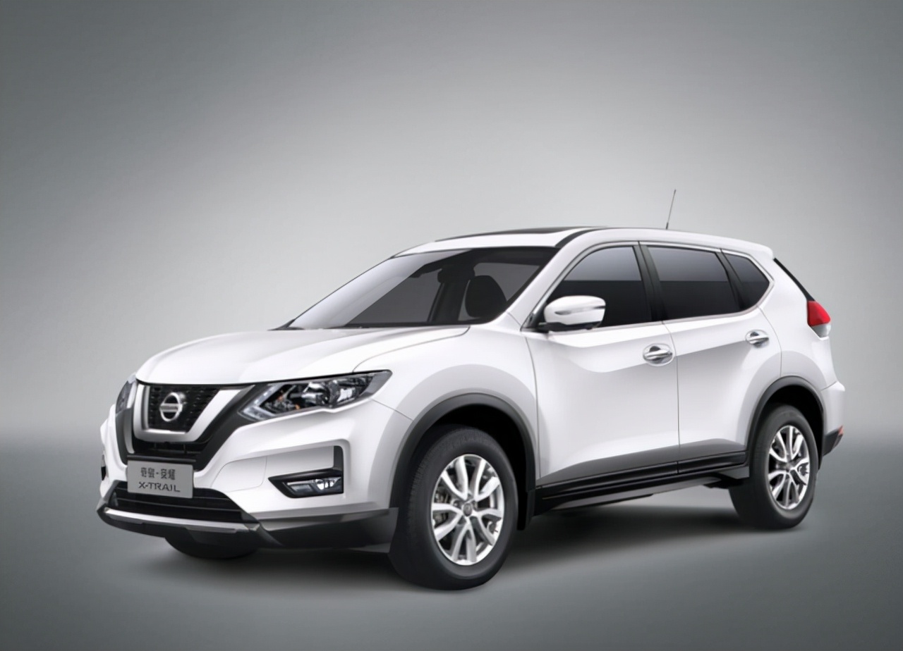 2017年丐版日产途乐,奇骏途乐对比图