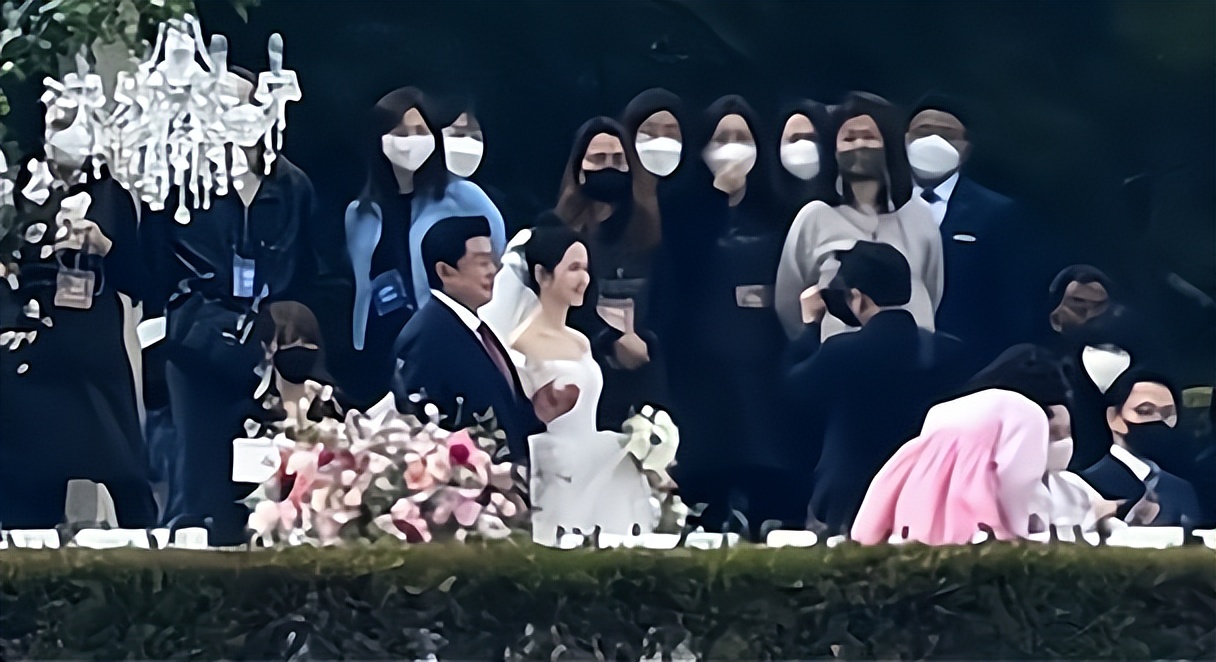 孙艺珍和玄彬的婚纱照背影,玄彬孙艺珍婚纱照图集高清