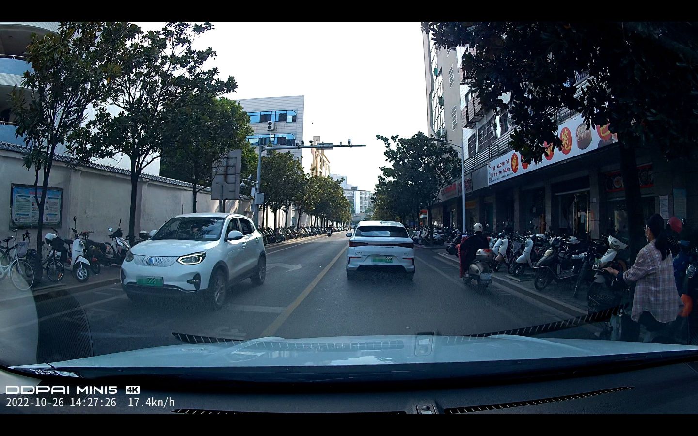 360g900和海康威视c8夜间行车对比,海康威视与360行车记录仪哪个更好