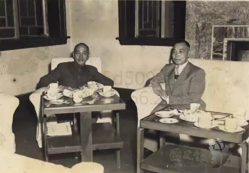 日军当着国军的面杀俘虏,日军侵华兽行