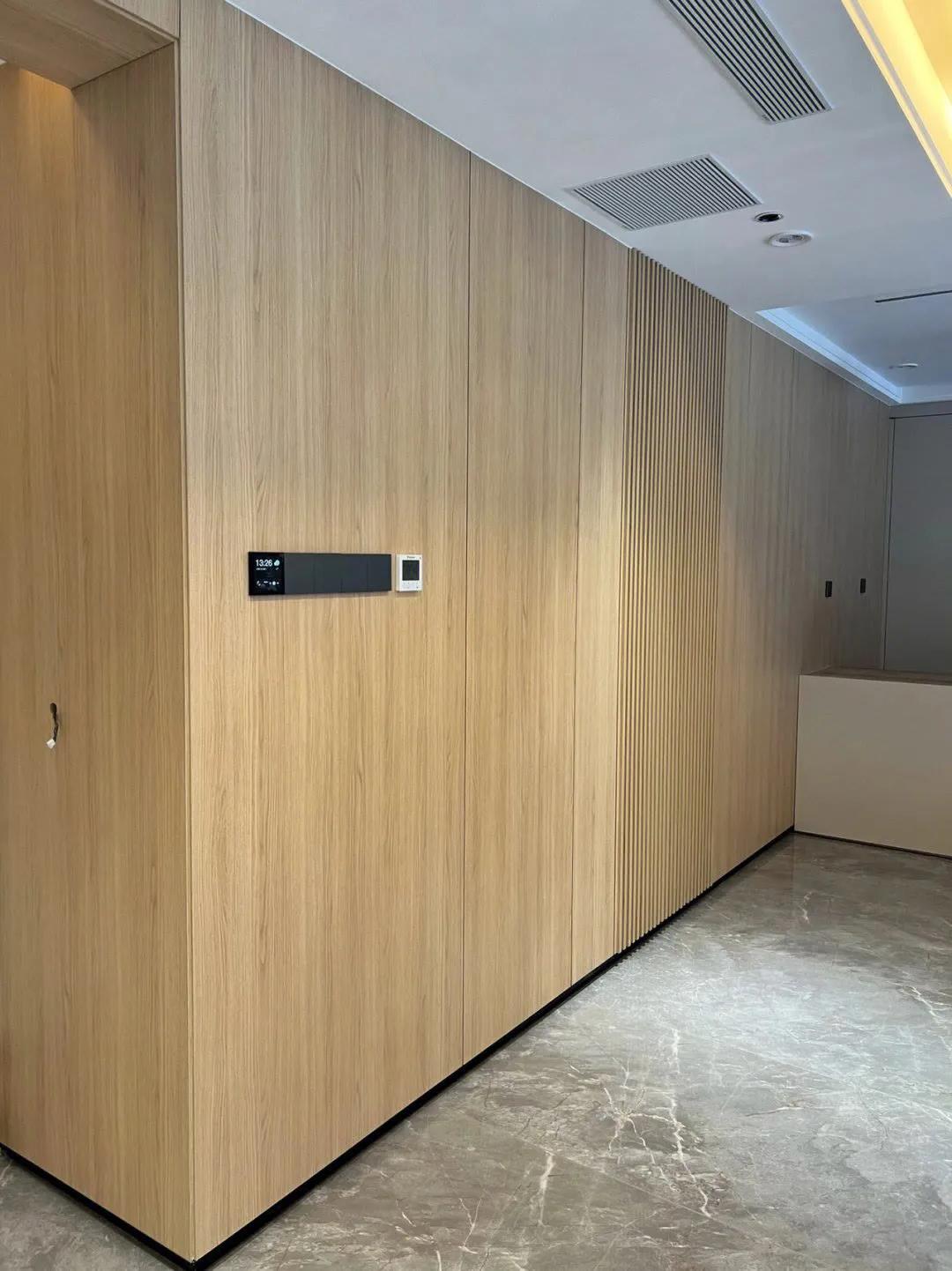 30平米木饰面门店装修效果图,2021木饰面板装修效果图