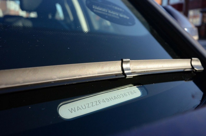 网上买火花塞为什么非要看车架号,买火花塞要车架号是什么意思