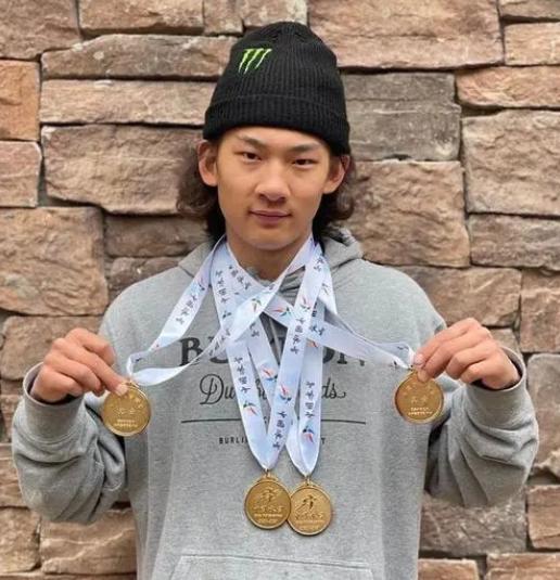 最近很火的00后明星,00后运动明星