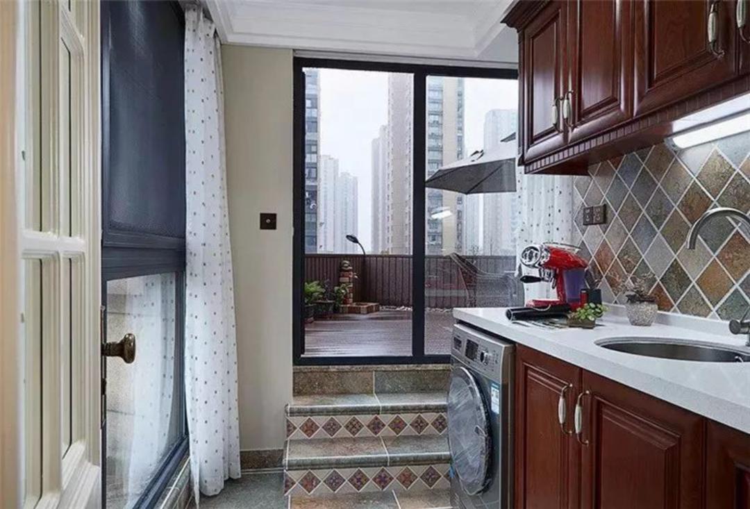 厨房带阳台如何装修,厨房连着一个生活小阳台如何装修