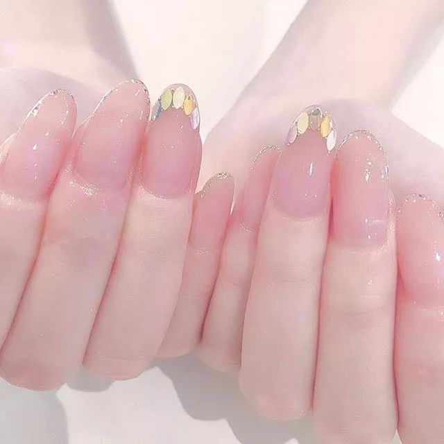 简单又纯又欲的美甲图文,不俗气简单又好看的美甲