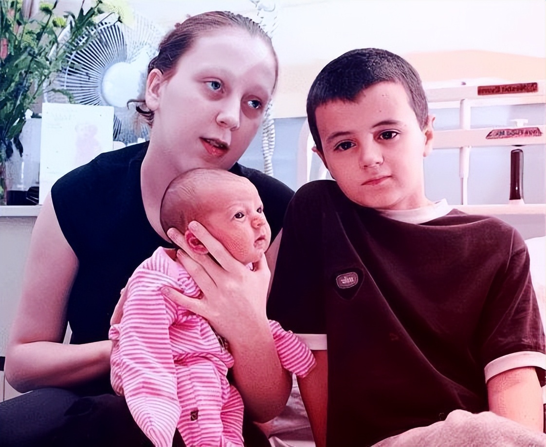 英国13岁男孩喜当爹,13岁英国少年喜当爹结局