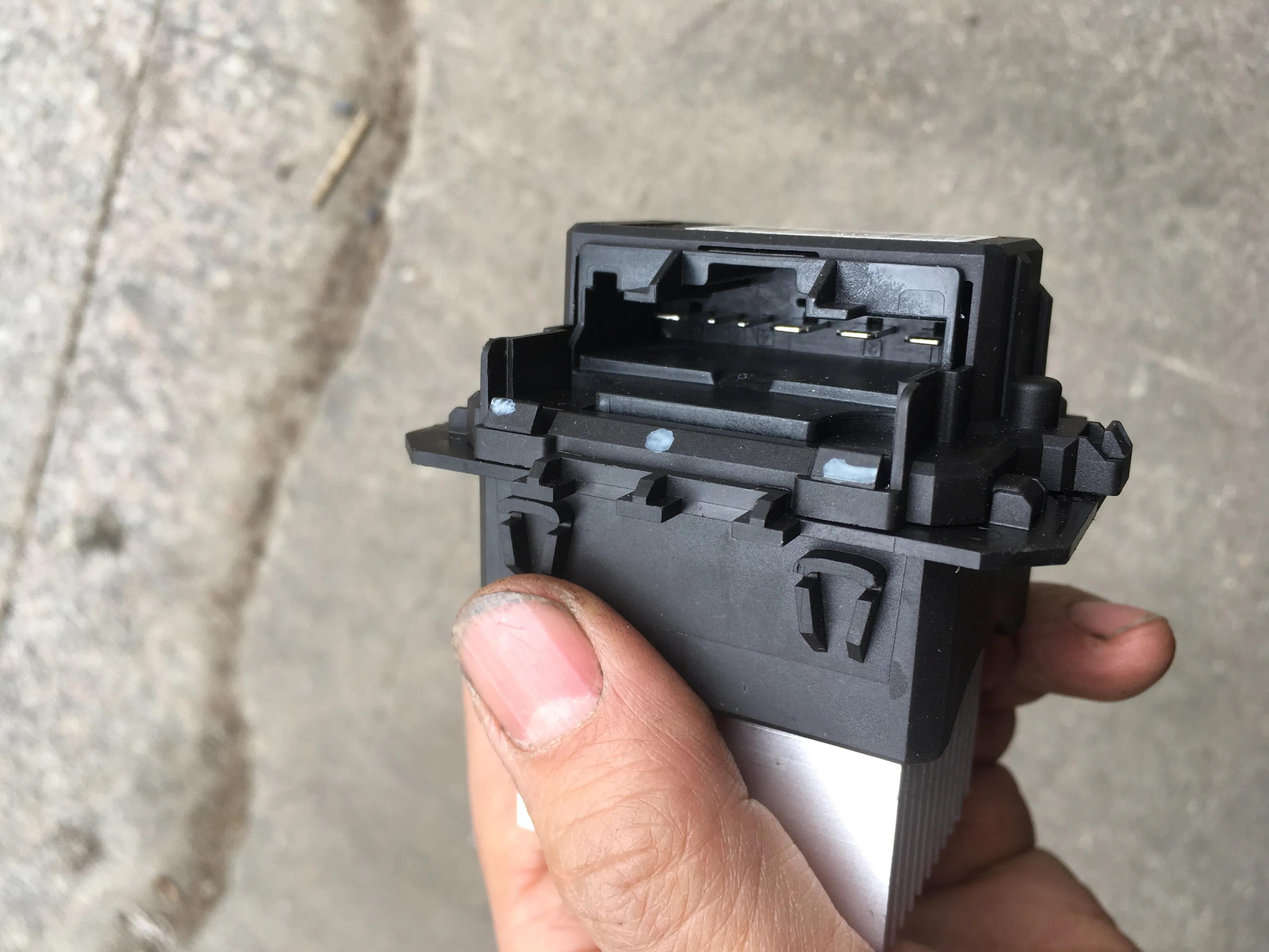 2013年标致408空调泵不工作,标致408鼓风机转但不出风