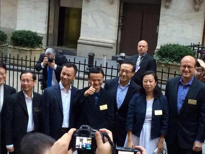 蔡崇信身价多少亿美元,年薪一亿美金蔡崇信