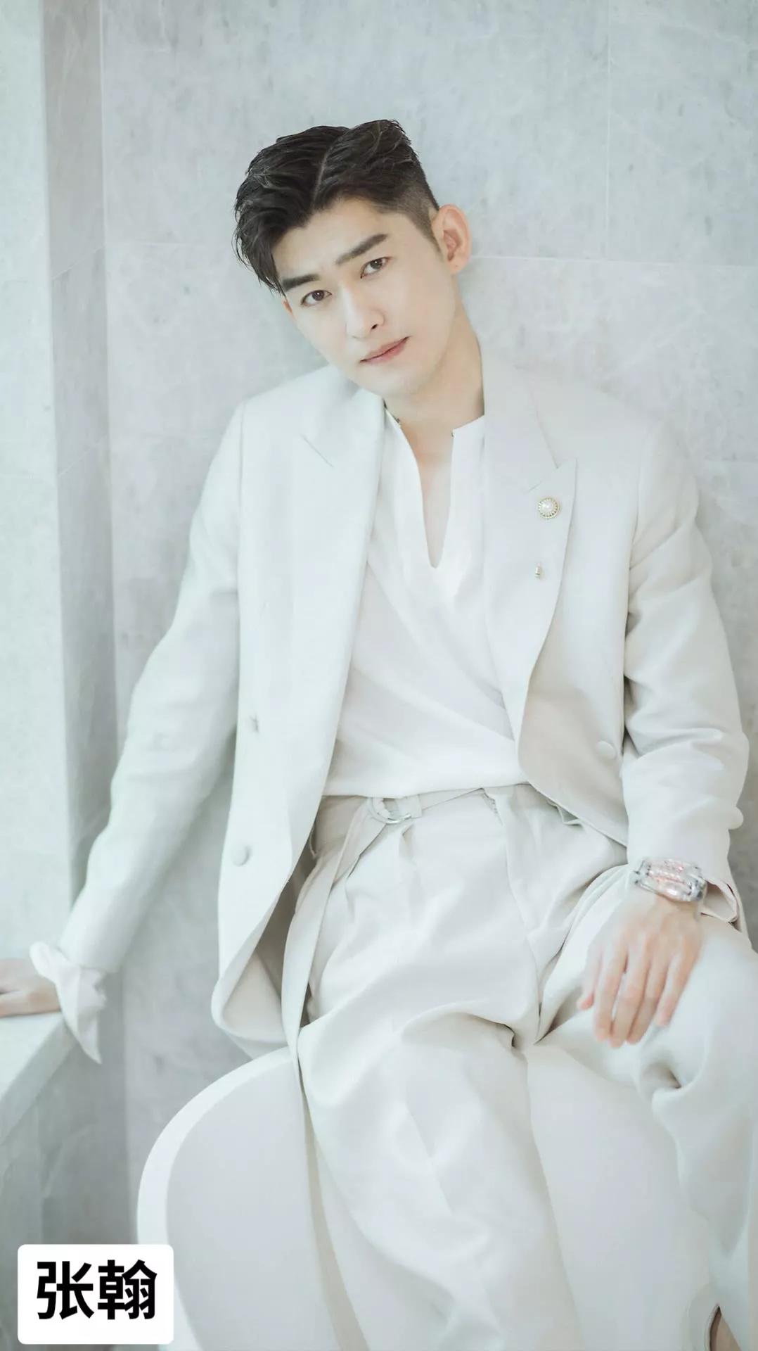 男明星穿白衬衫西装,男明星穿西装谁最好看