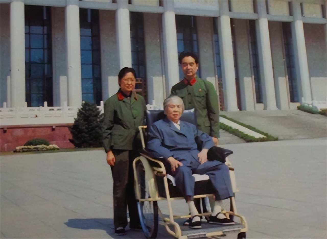 59年，*子珍贺**和水静在庐山畅聊往事，孔东梅：那是外婆最大的收获