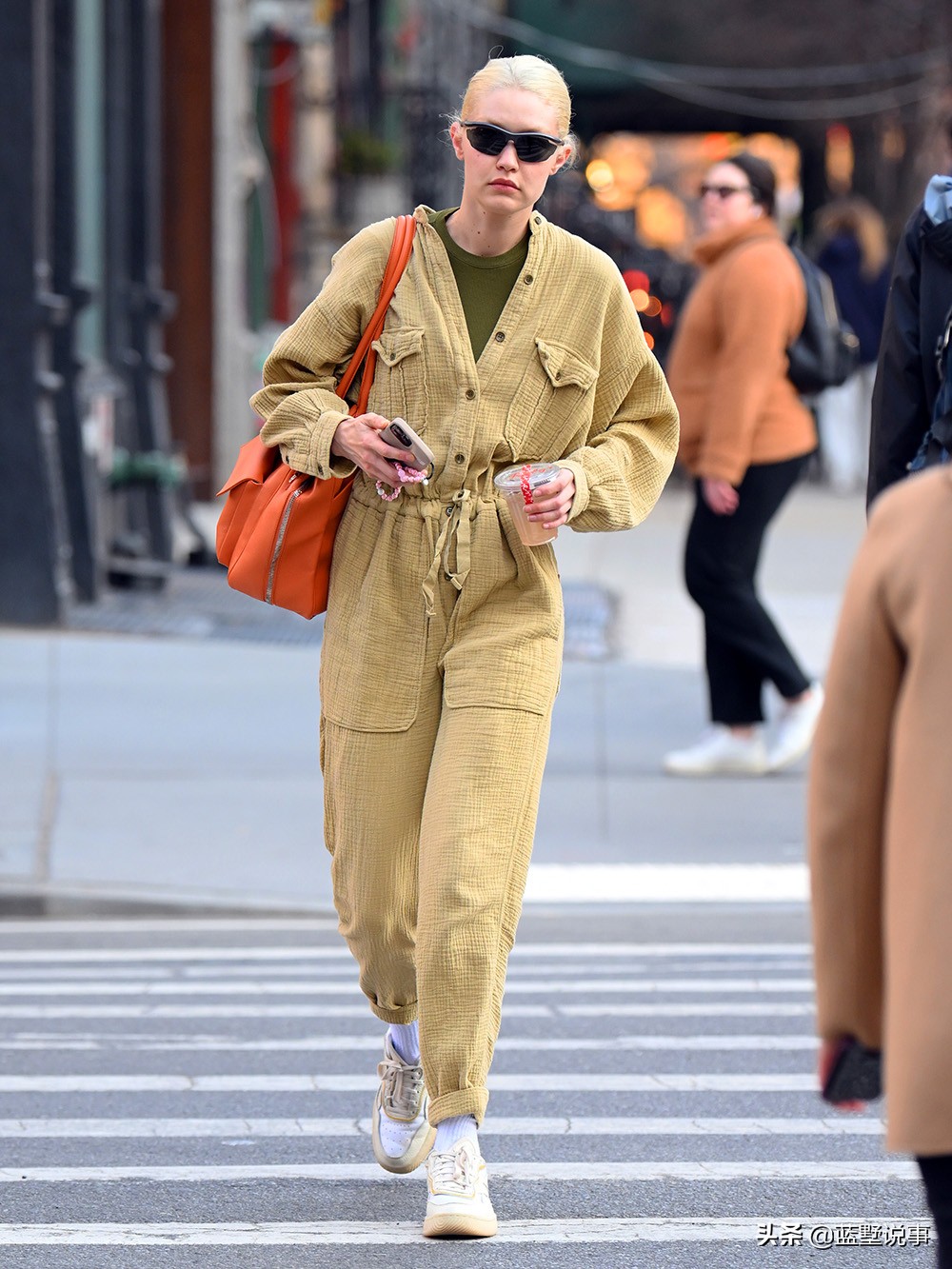 美国女明星穿衣图片,欧美女星爱穿的连体衣