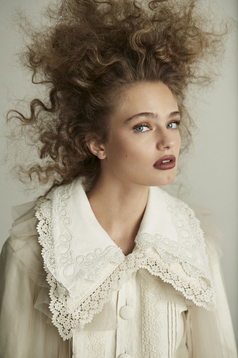 德国超模安娜·米拉（AnnaMilaGuyenz）拍摄的时尚杂志