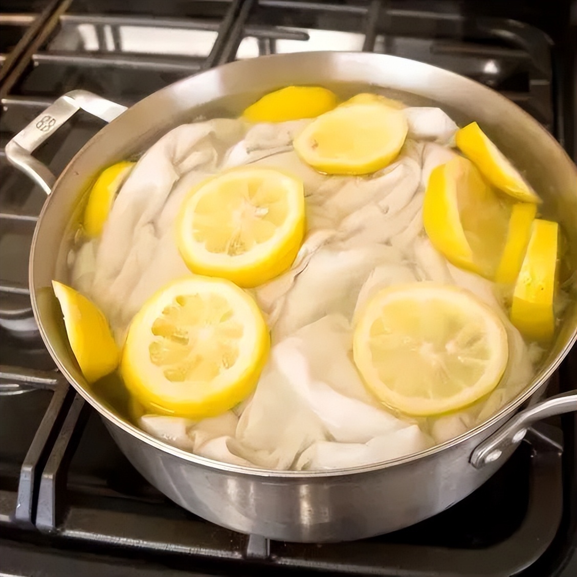 白色衣服腋下发黄怎么洗白小妙招,白衣服发旧发黄怎么办