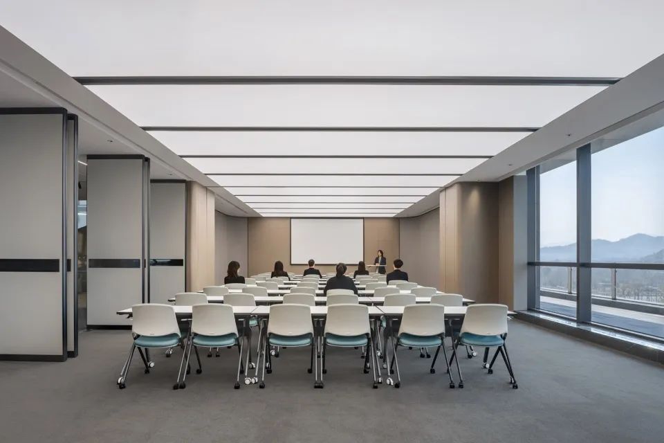 小户型办公室加展厅装修,合肥复式办公室装修