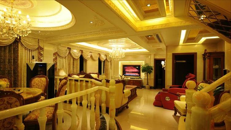 保姆工资低怎么解决,做保姆拖欠了三万的工资