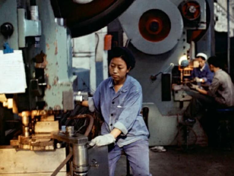 年轻人都不去制造业他们去了哪,现在年轻人为什么不愿去制造业