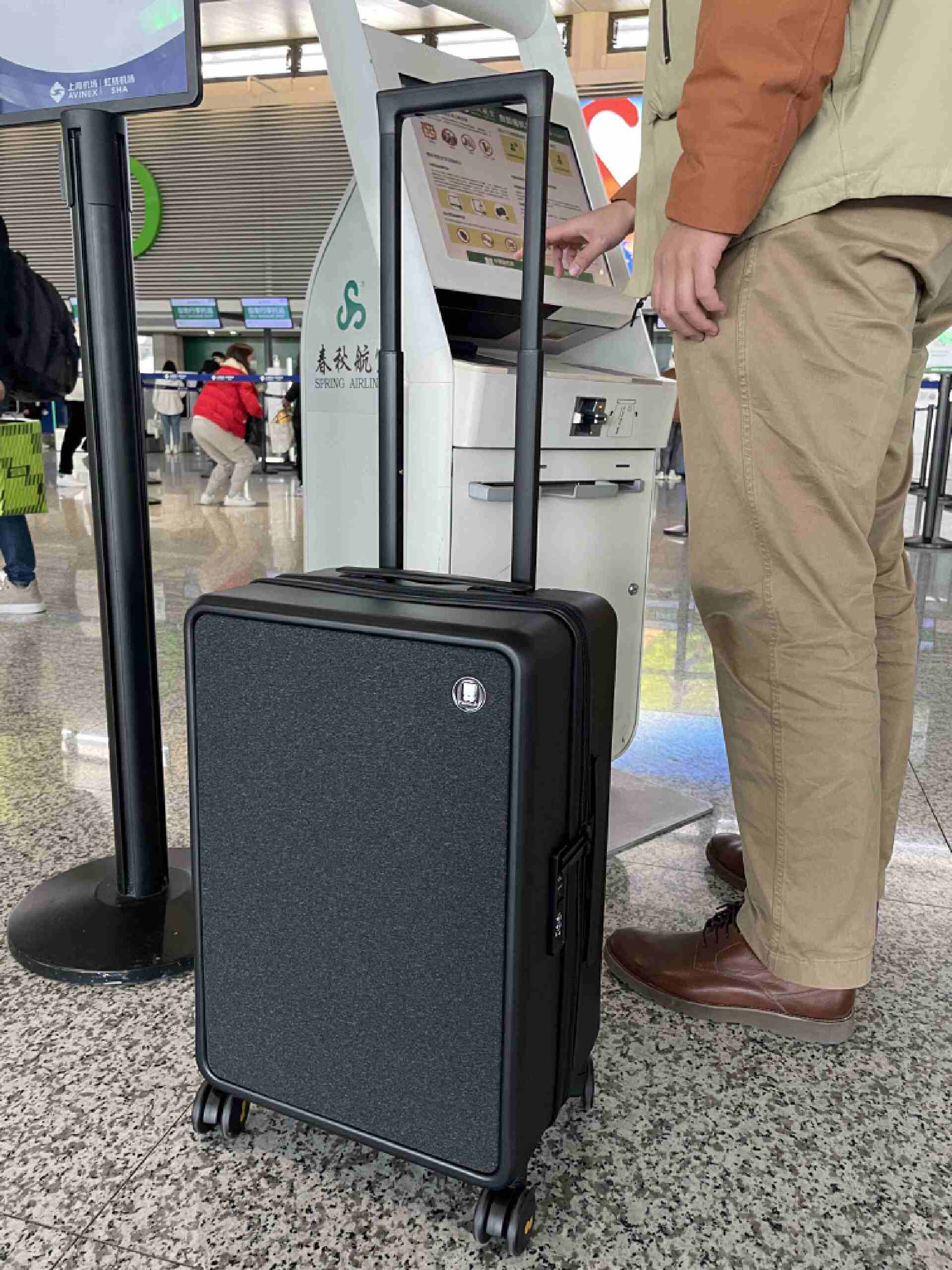 身高1米9也能HOLD住的差旅搭档——地平线8号城市脉搏拉杆箱