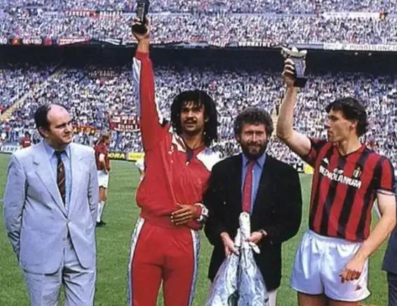 嘿这就是足球专题片主题曲,嘿这就是足球纪录片字幕版