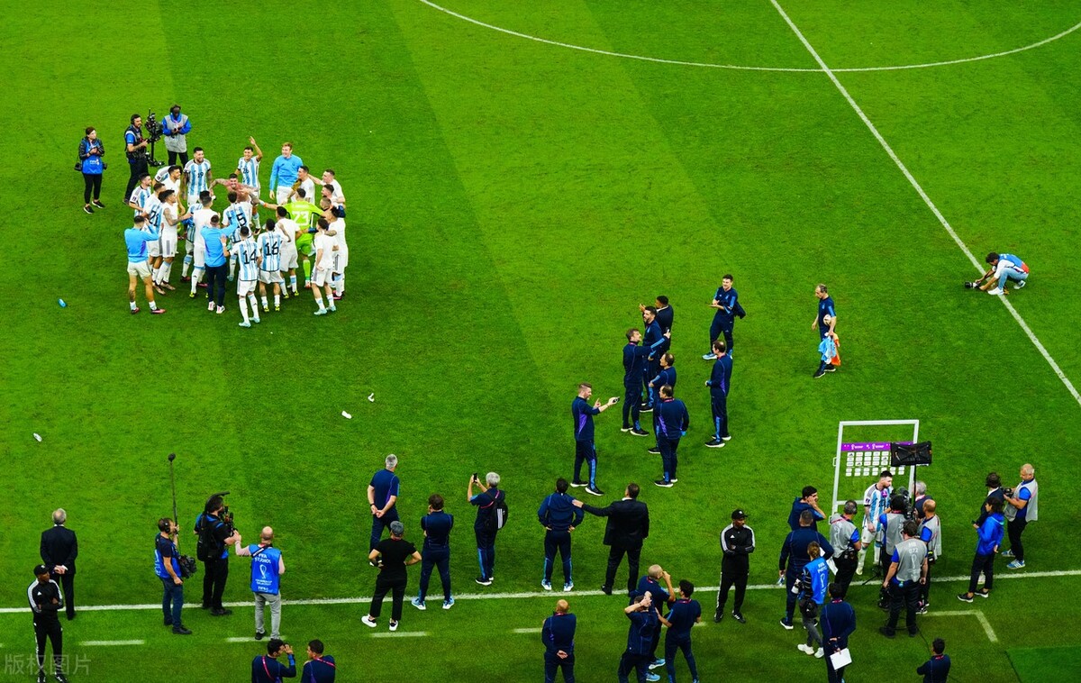 马齐尼亚克世界杯执法了哪几场,世界杯决赛主裁判马齐尼亚克表现