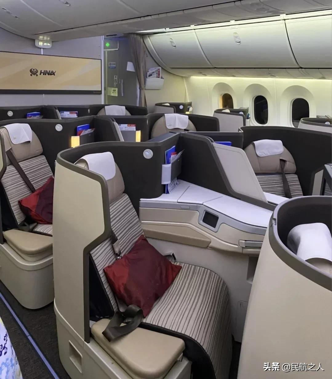 坐飞机怎么免费升舱享受头等舱,90岁以上老人坐飞机免费升舱