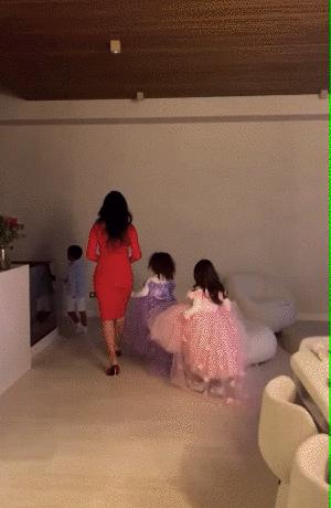 乔治娜送c罗礼物视频,乔治娜送C罗劳斯莱斯