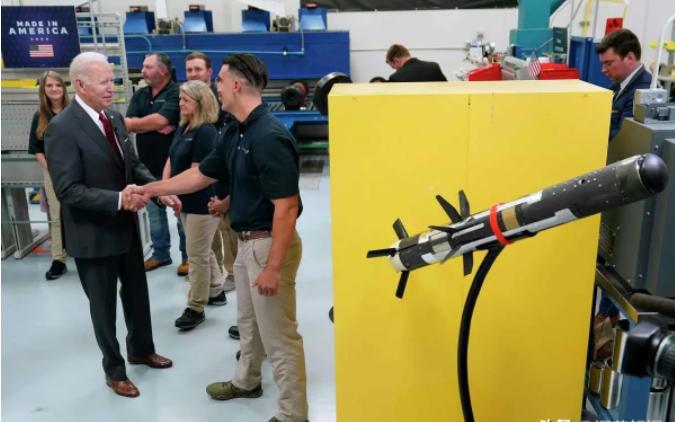 美台军售因何频夭折？真实原因美产能不足，台军费枯竭也不愿被宰