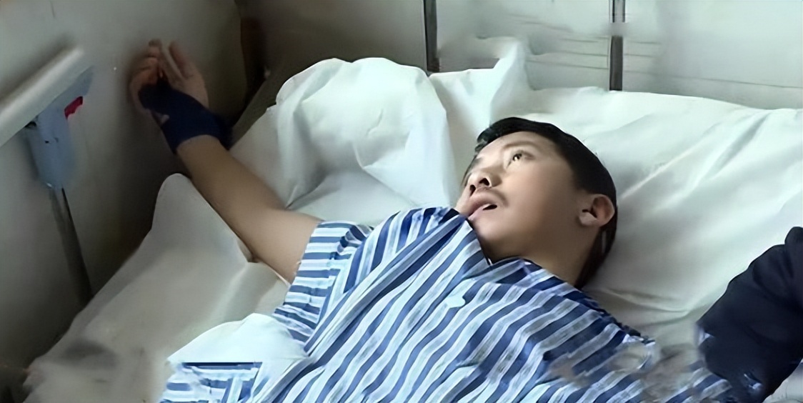 一男子喝白酒生命垂危,男子喝3斤酒成植物人