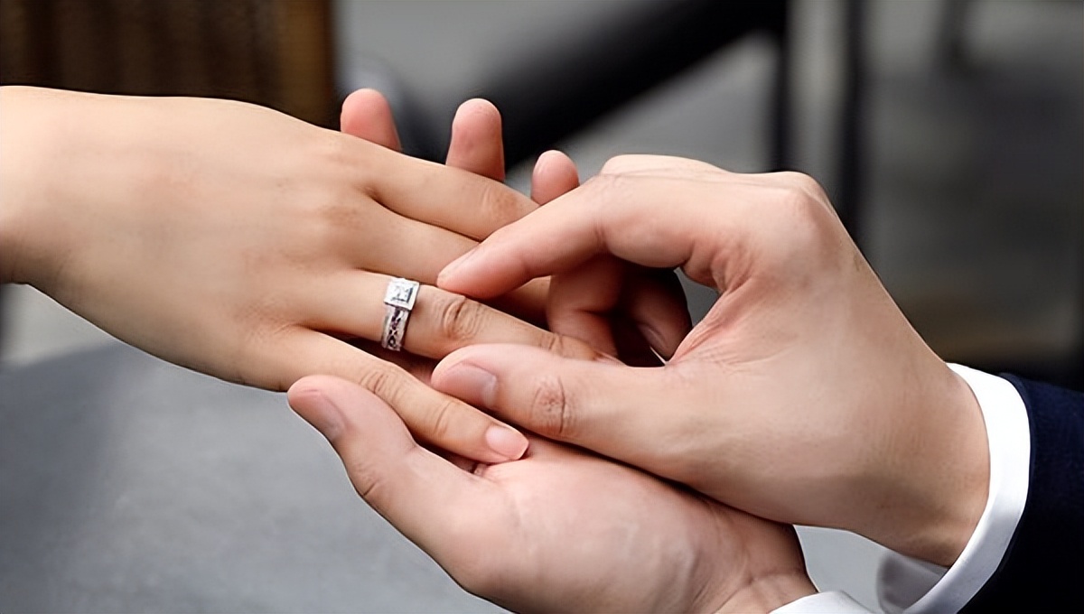 购买钻戒需要了解哪些知识,第一次买钻戒必懂的常识