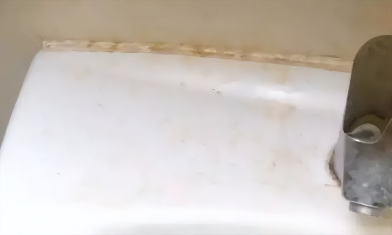 什么方法清理洗手池发黄,洗手池颜色发黄是怎么了