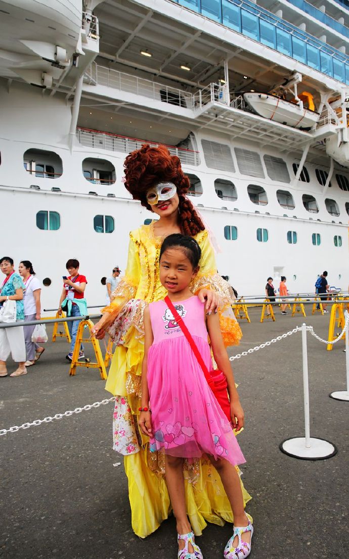 带孙女出去看世界,带着孙女看世界