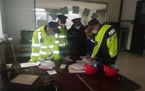 大同23辆违规出租车被罚,鞍山13辆出租车被曝光