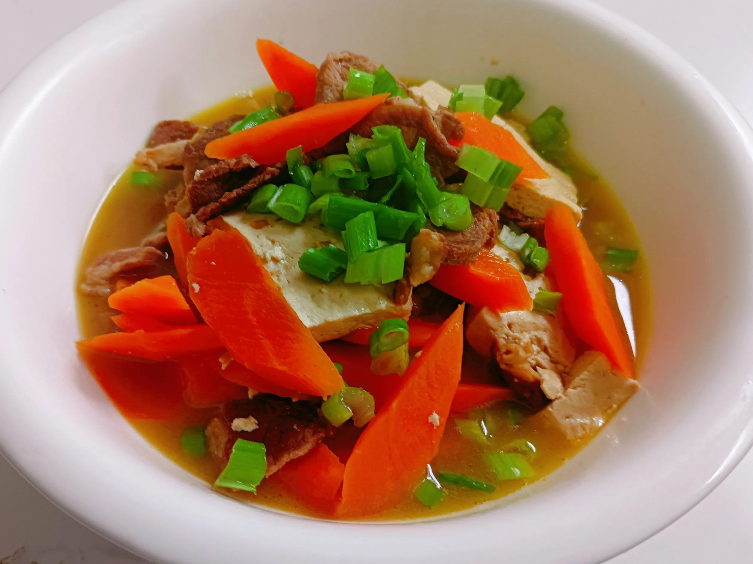 羊肉胡萝卜白萝卜汤的功效和作用,羊肉胡萝卜粉条山药能一起熬汤吗