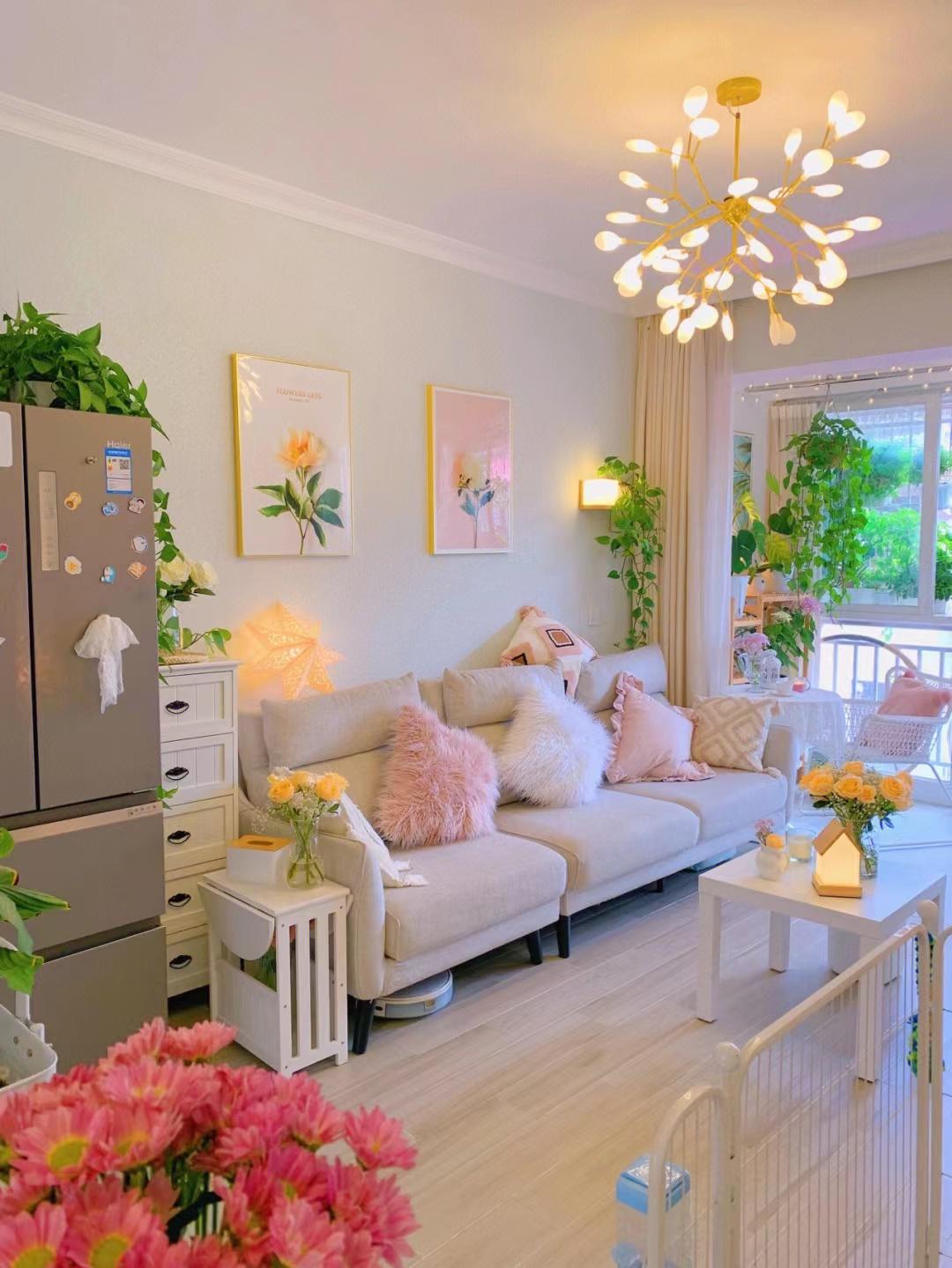 发现深圳一女孩，家里被鲜花和绿植包围，温柔又浪漫，太治愈