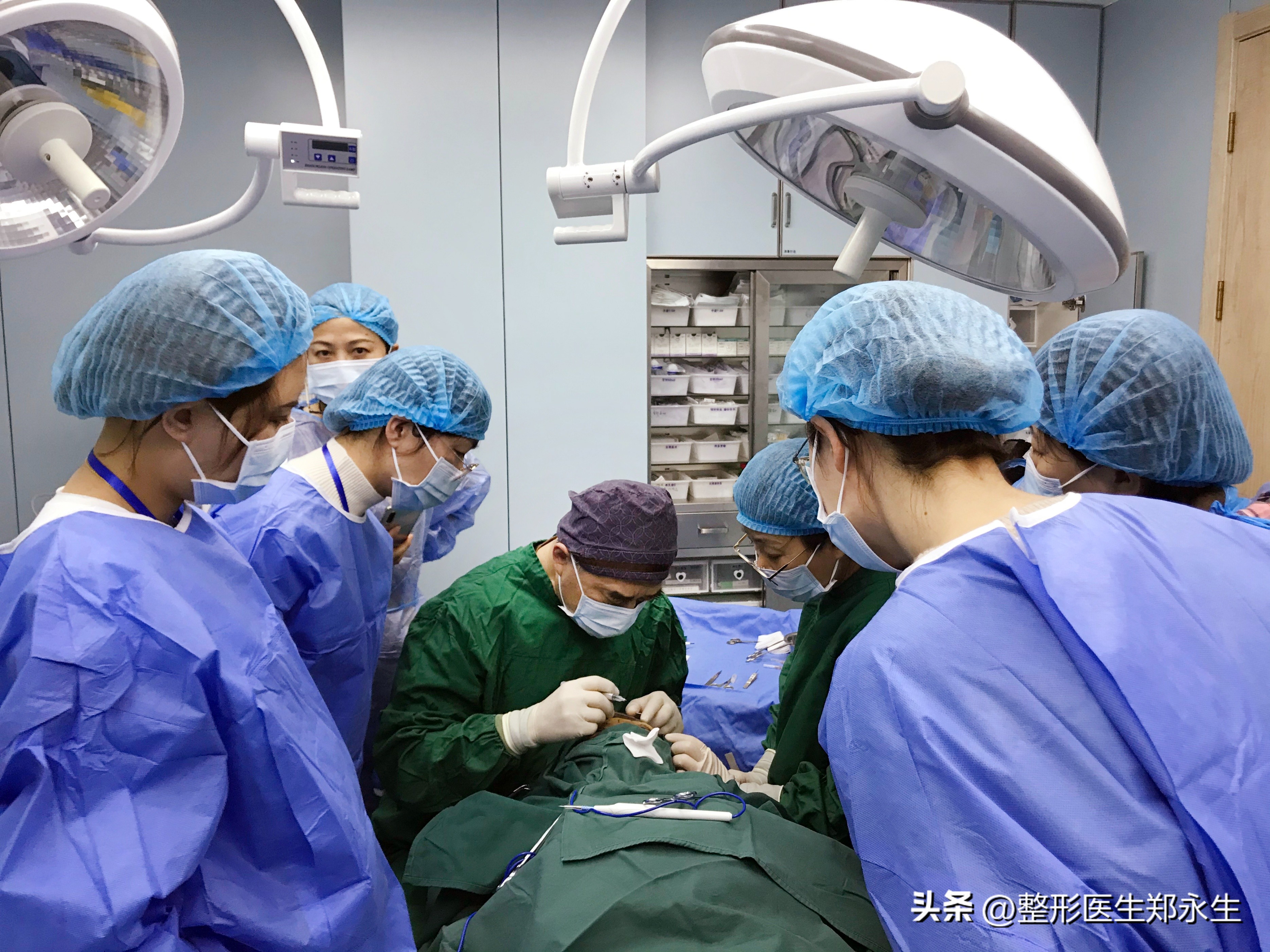 歪鼻子如何整形,歪鼻手术案例男