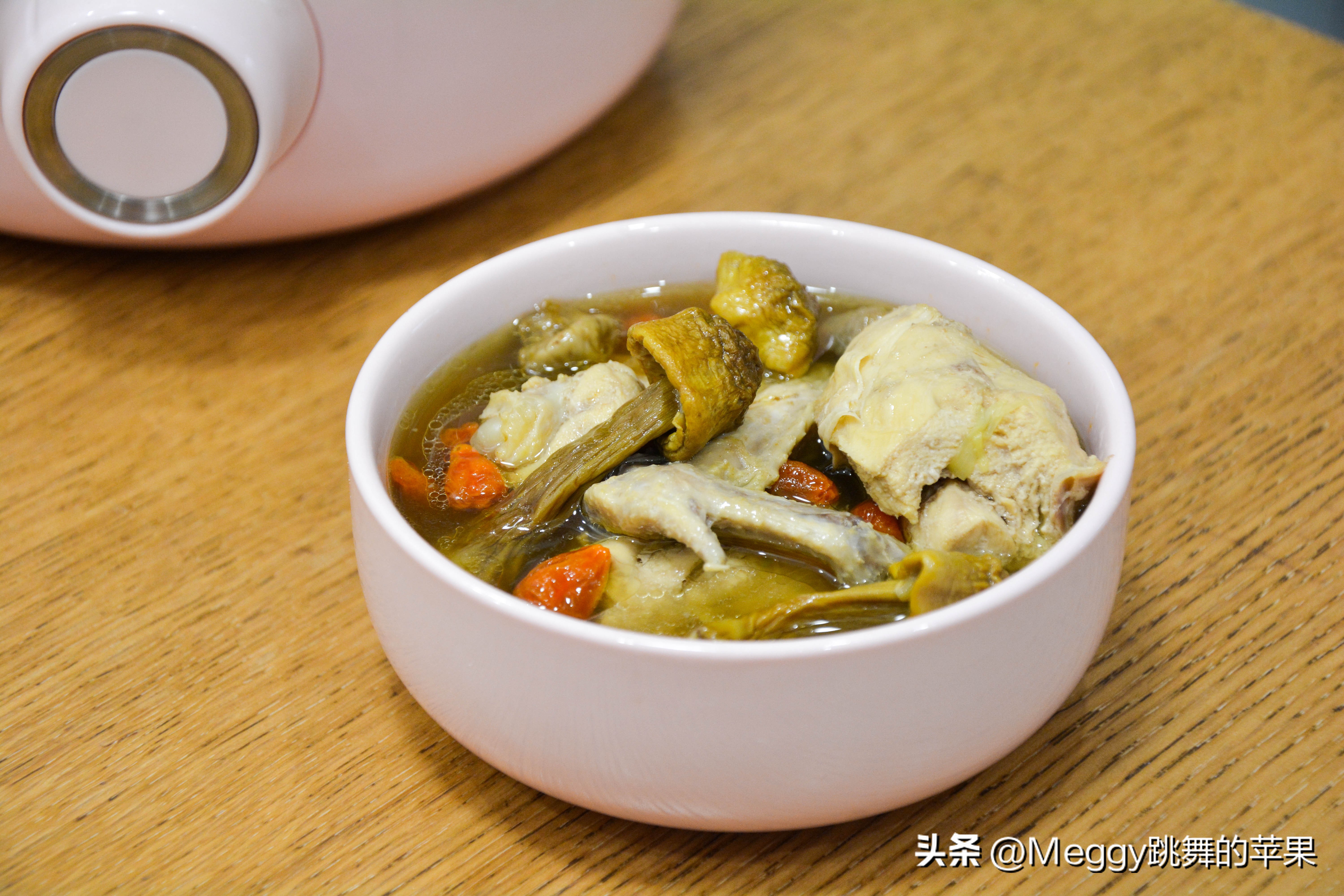 立冬常喝这碗汤滋补暖身又养胃,立冬后多喝这道汤汤鲜味美身体好