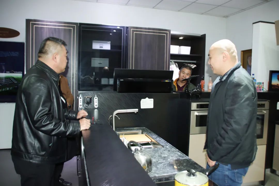 灞辫タ濂囩編姗辨煖,灞辫タ濂囩編鍘ㄦ煖绉戞妧鏈夐檺鍏徃