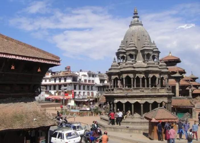 尼泊尔一妻多夫制的城市家庭,尼泊尔女性一生要嫁两次