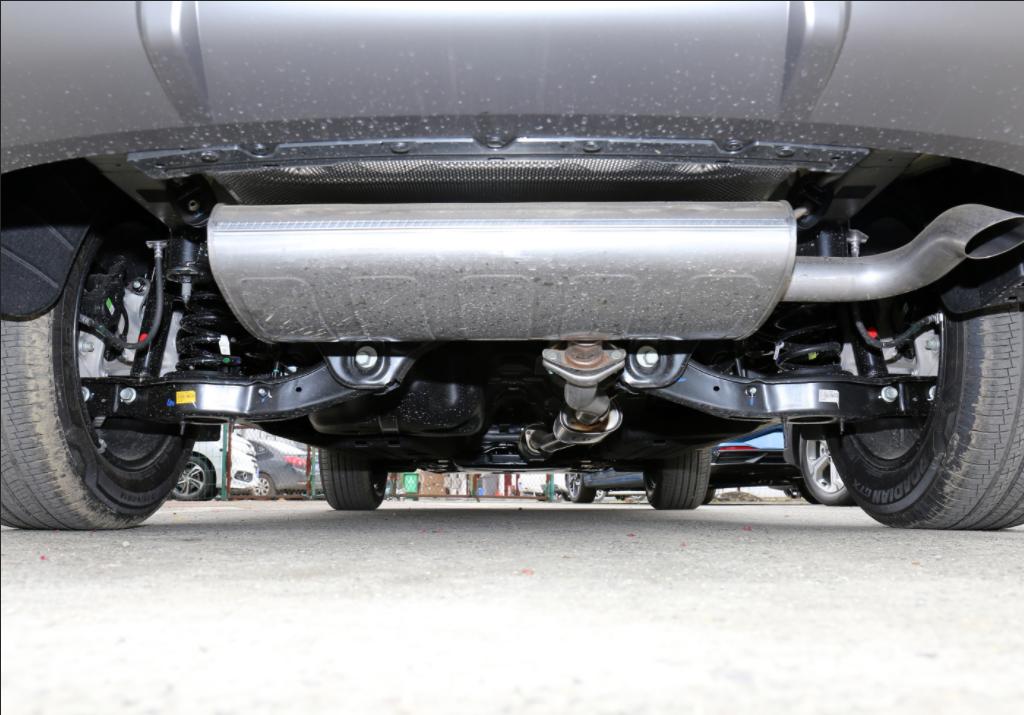 动力不足、销量一路下滑！北京现代第五代途胜L有哪些优缺点？