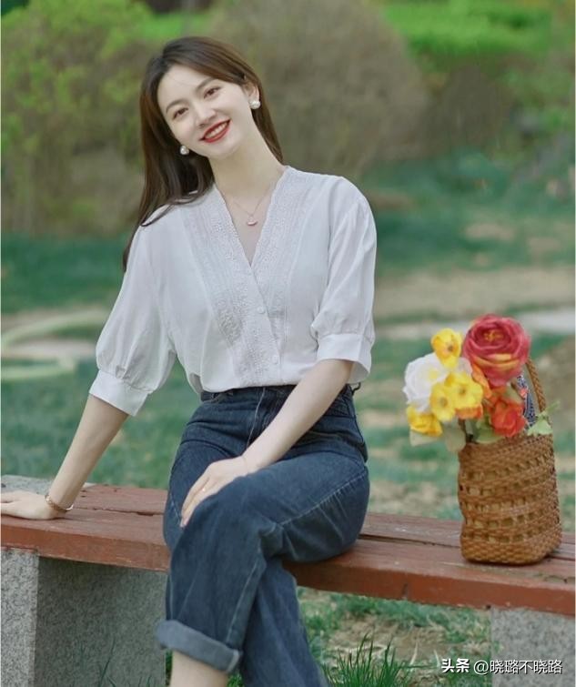 今年流行的“法式衫”，很适合三四十岁的女人，时髦优雅还百搭