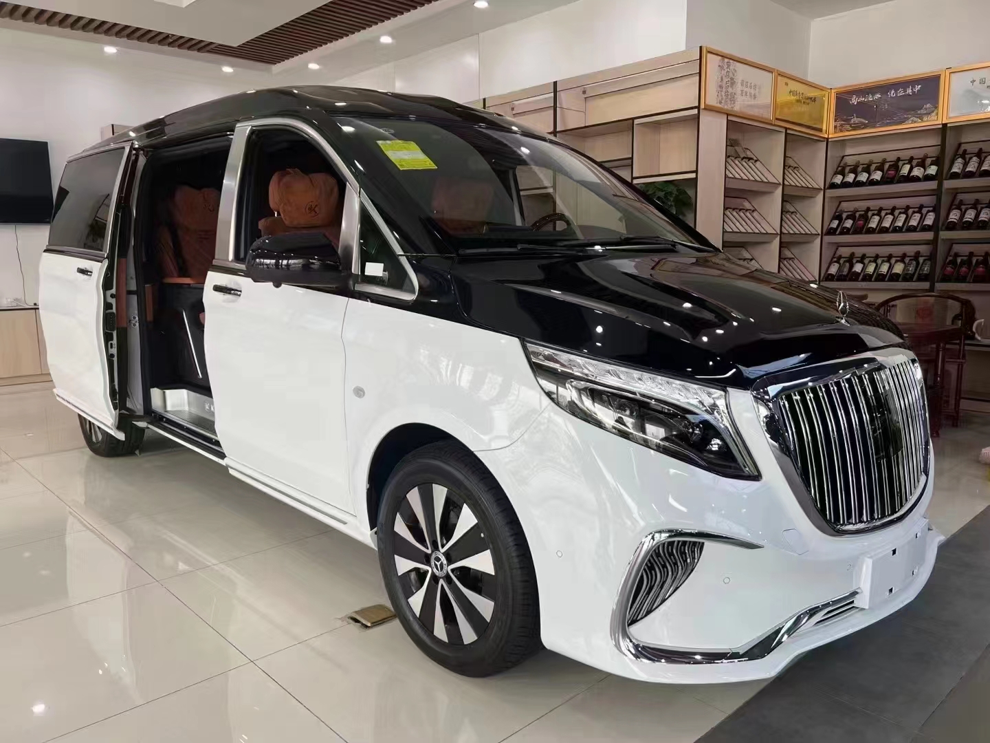 克蒂也开始搞事情?奔驰威霆高顶双拼商务车低至5开头，紧跟降价潮