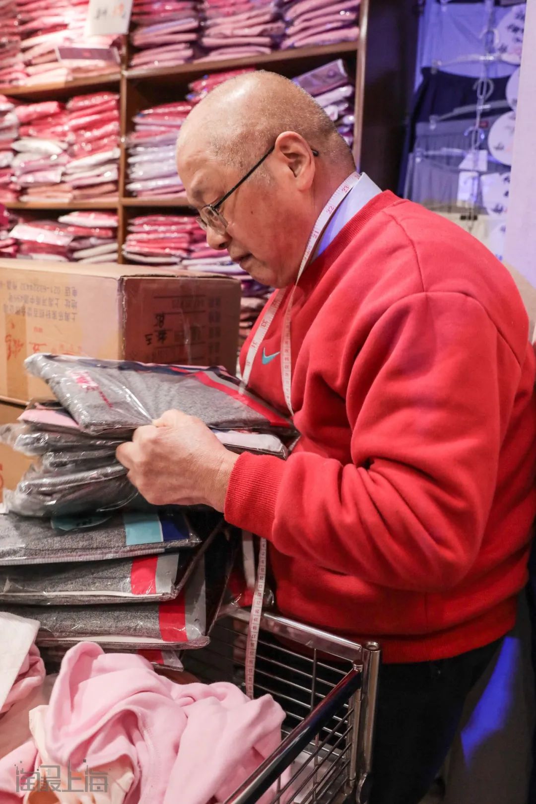 上海市平价衣服在哪儿,上海批发衣服最便宜的地方在哪里