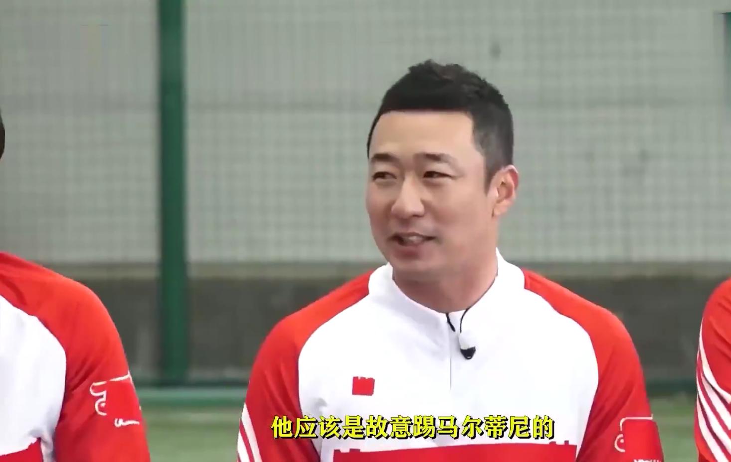 2002年足球世界杯中国对巴西,02年世界杯足球发生了啥