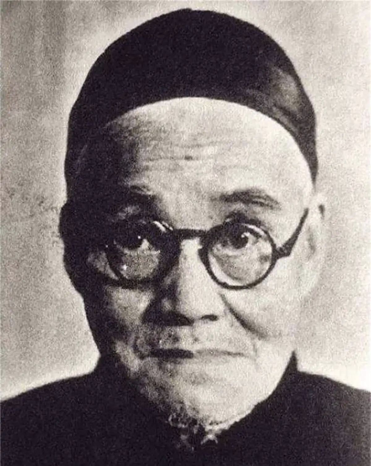 徐志摩逝世后留下唯一儿子,徐志摩幼子彼得