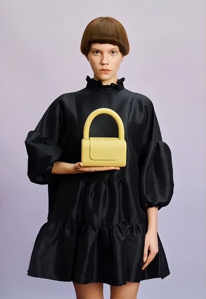 虞书欣同款双肩包平价,虞书欣10元包