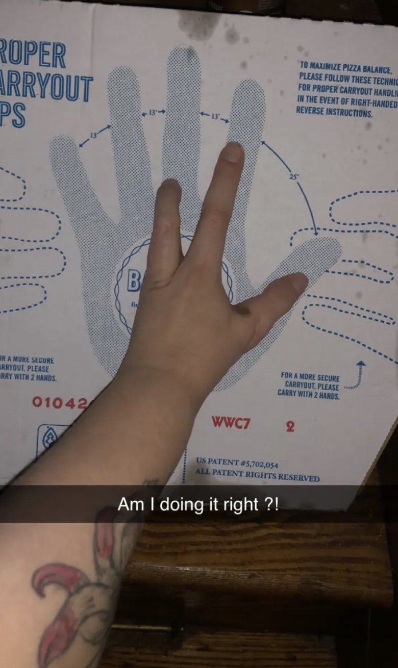 妹子天生只有3根手指，别人说她“霸王龙”，她用乐观狠狠反击！