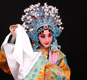 论电影中戏曲元素的应用,中国戏曲元素对电影的影响