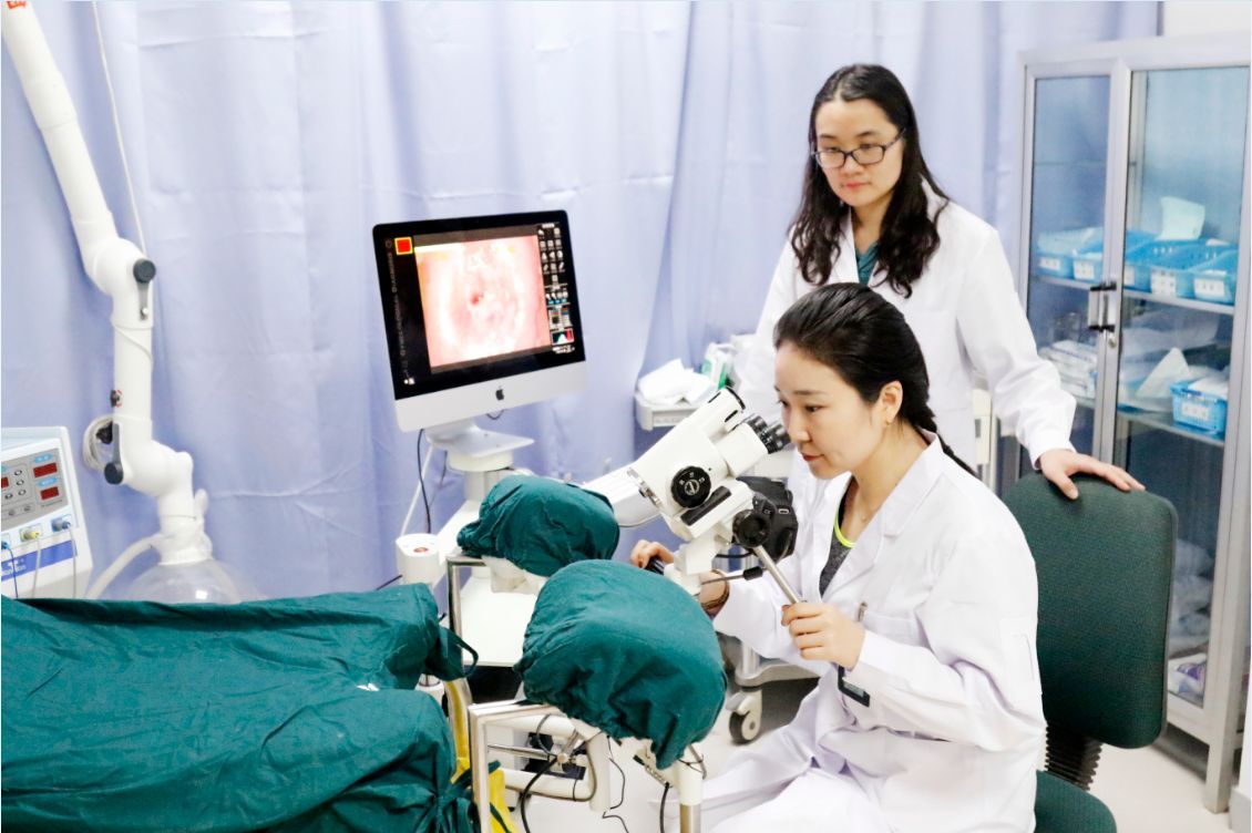 阴道镜有多尴尬？女子亲身体验，医生：这2类人，不愿意也要做！