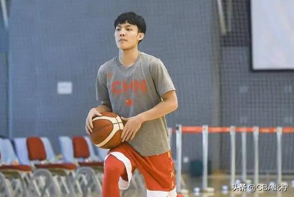 cba球员孙铭徽薪资,cba广东2号徐杰身高