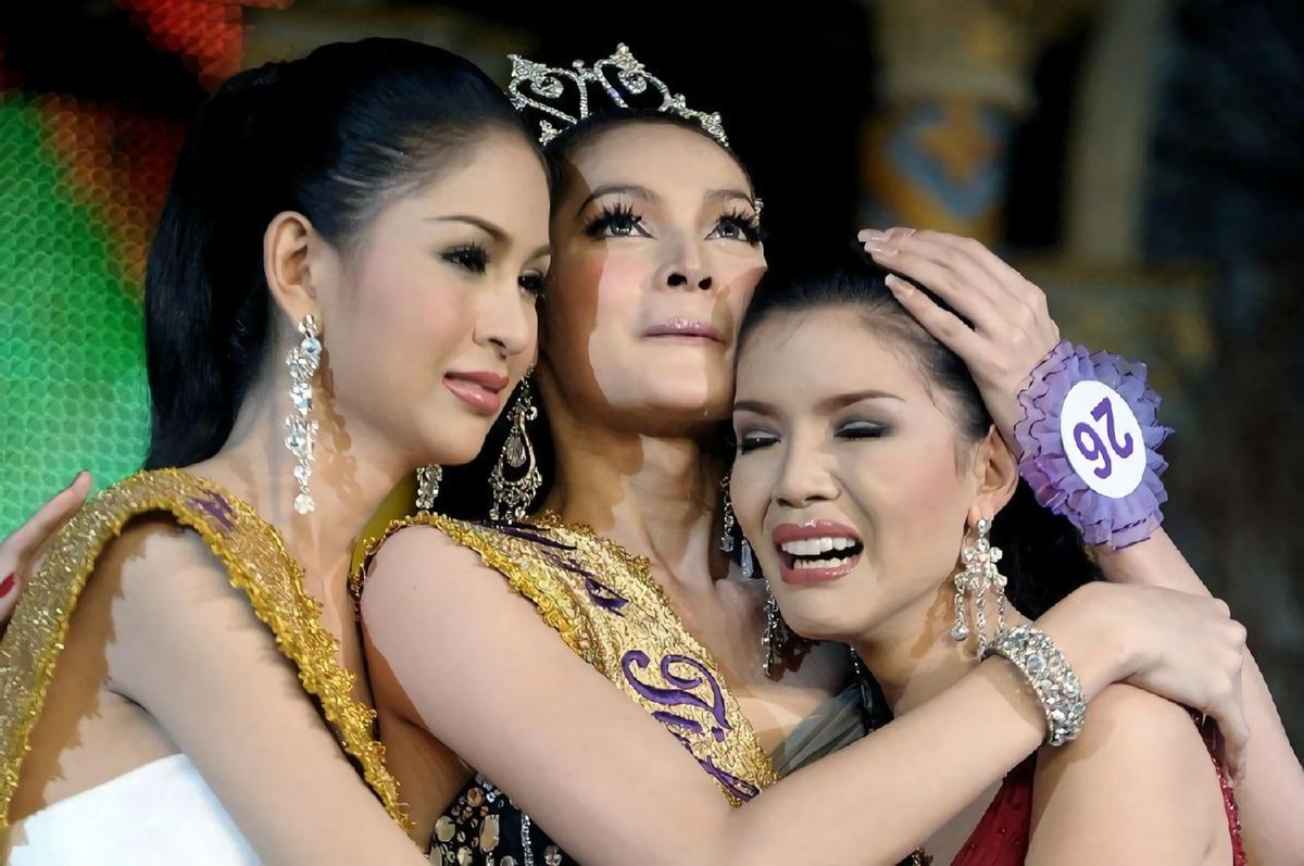 赚的钱甚至不够买药？黄金工作期仅10年！揭秘泰国人妖的悲惨生活